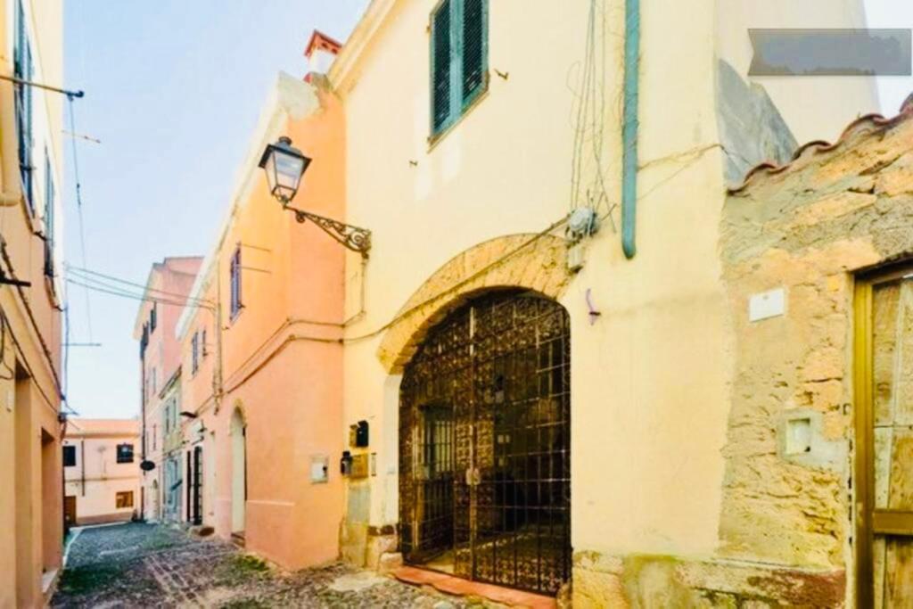 Wonderful Apartment In Old Alghero Exterior photo